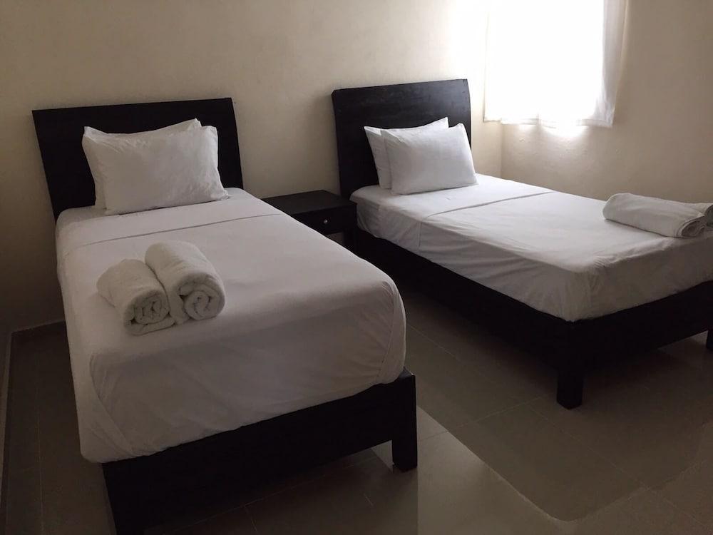 Whyz 4 You Private Rooms Puerto Morelos Exterior photo