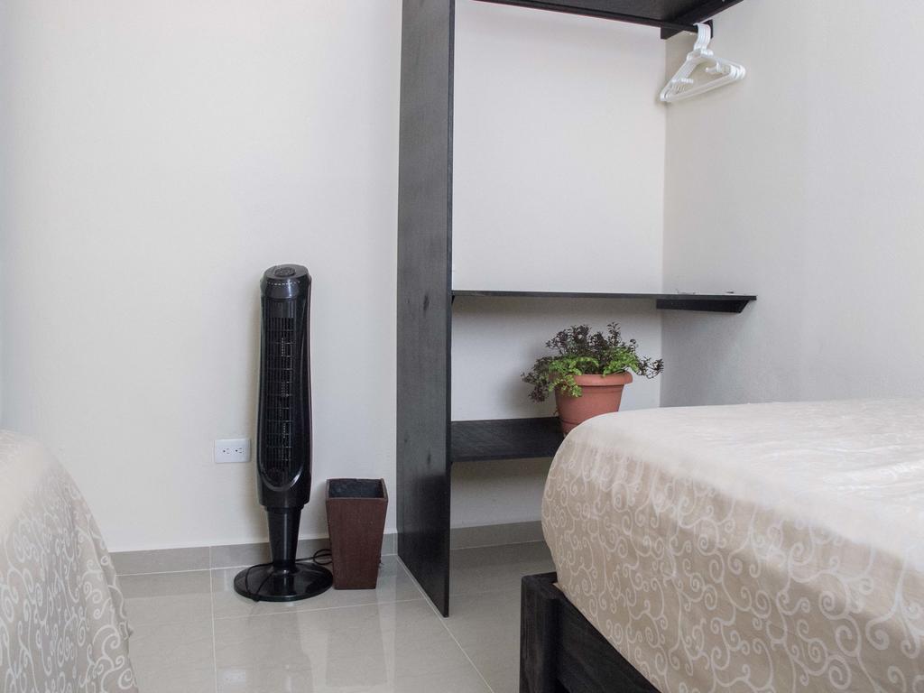 Whyz 4 You Private Rooms Puerto Morelos Room photo