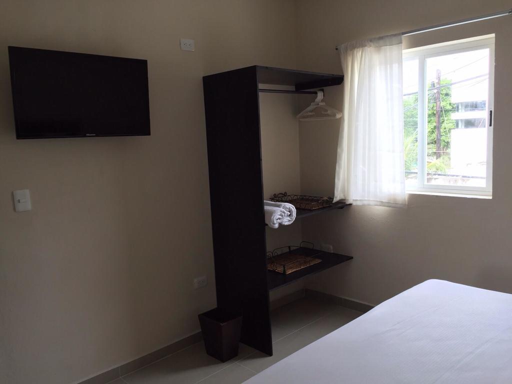 Whyz 4 You Private Rooms Puerto Morelos Exterior photo