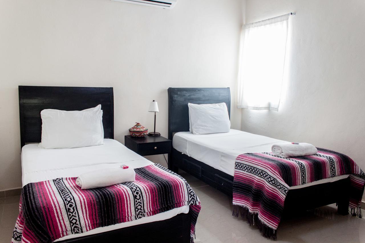 Whyz 4 You Private Rooms Puerto Morelos Exterior photo