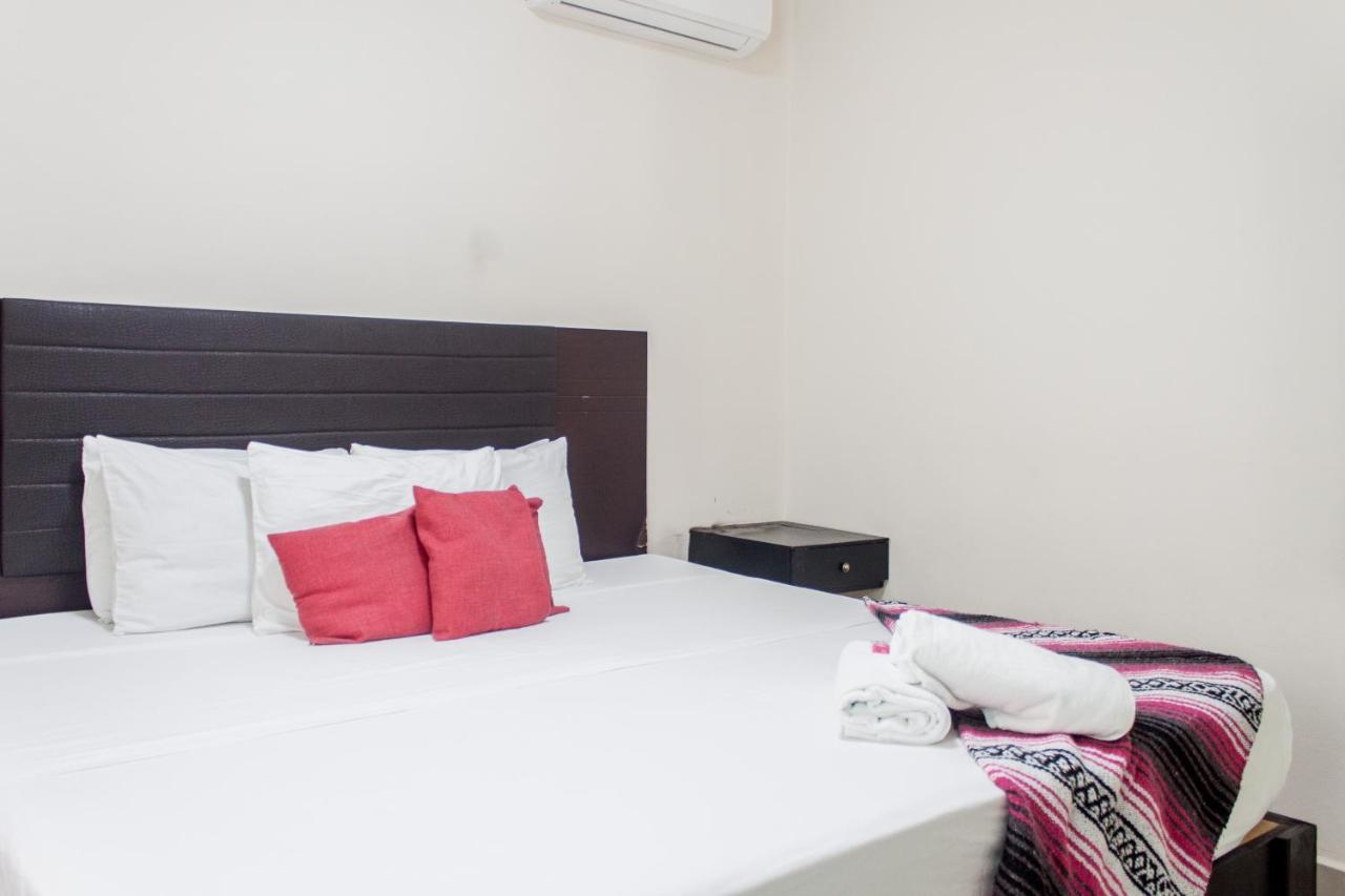 Whyz 4 You Private Rooms Puerto Morelos Exterior photo
